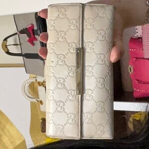 16. Gucci Wallet Ivory Sold As Is Desc In Live No Cancel/returns